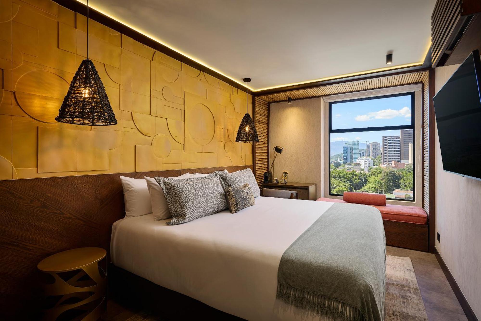 Golden Valley Hotel Medellin Bagian luar foto