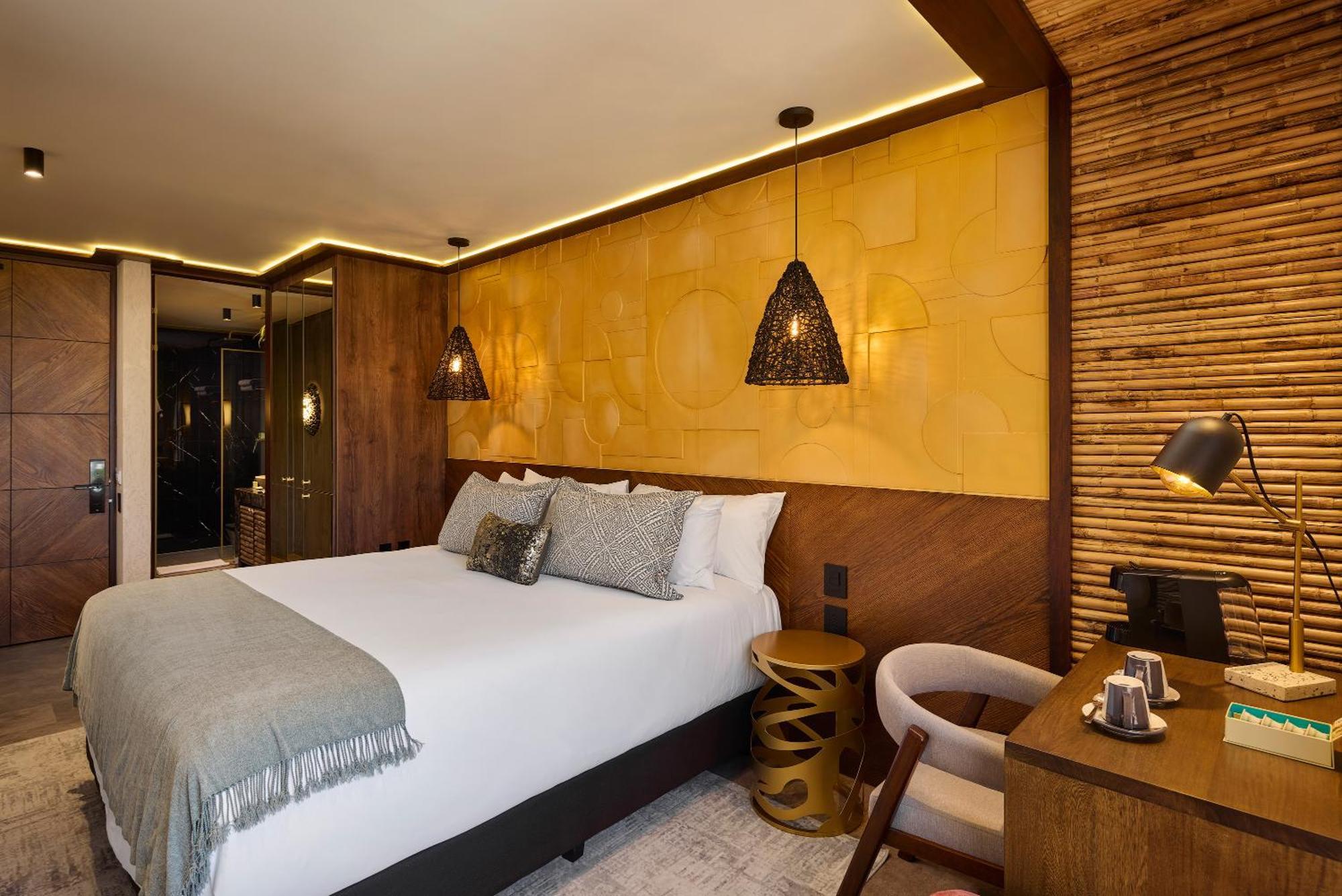 Golden Valley Hotel Medellin Bagian luar foto