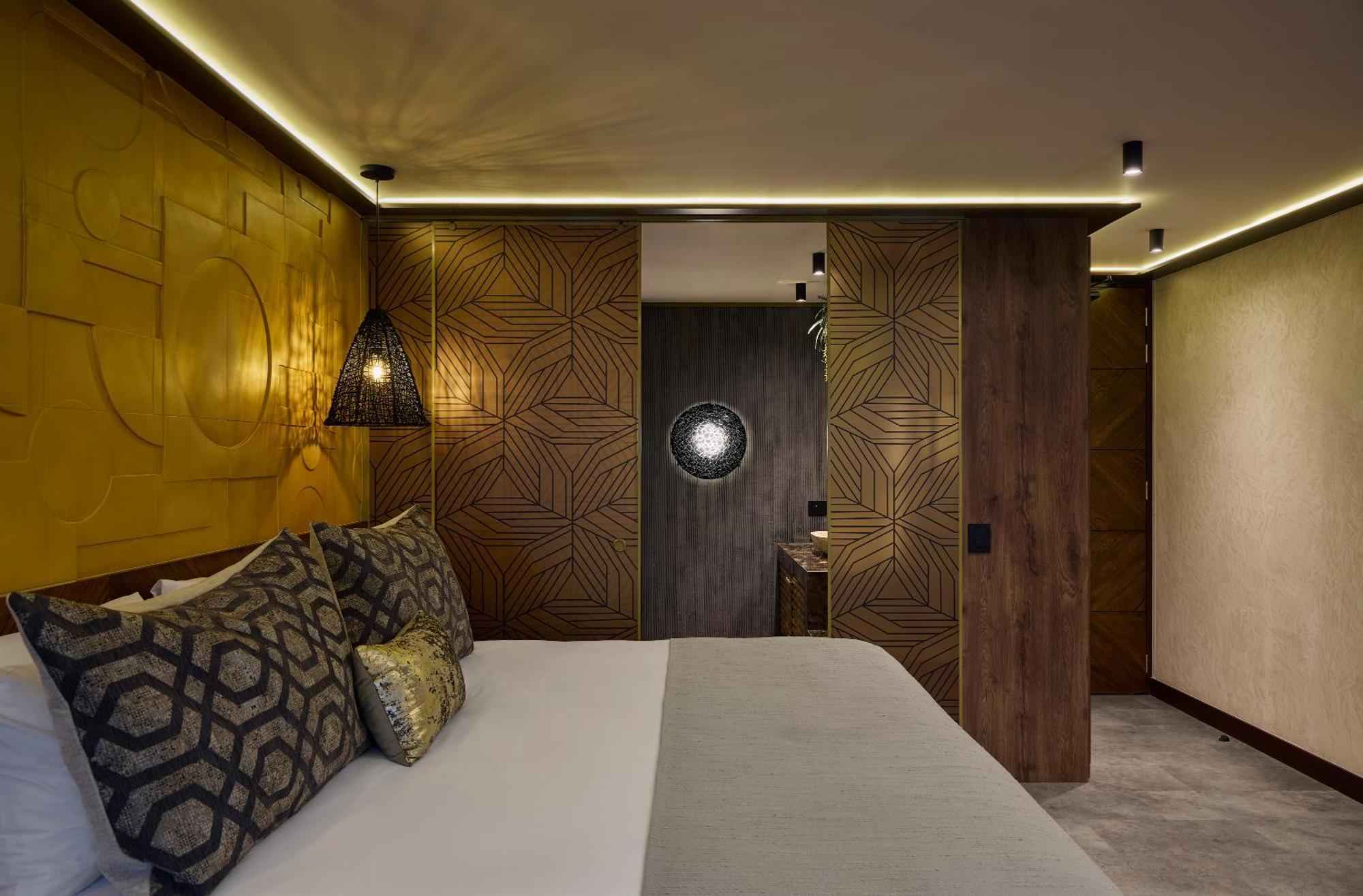 Golden Valley Hotel Medellin Bagian luar foto