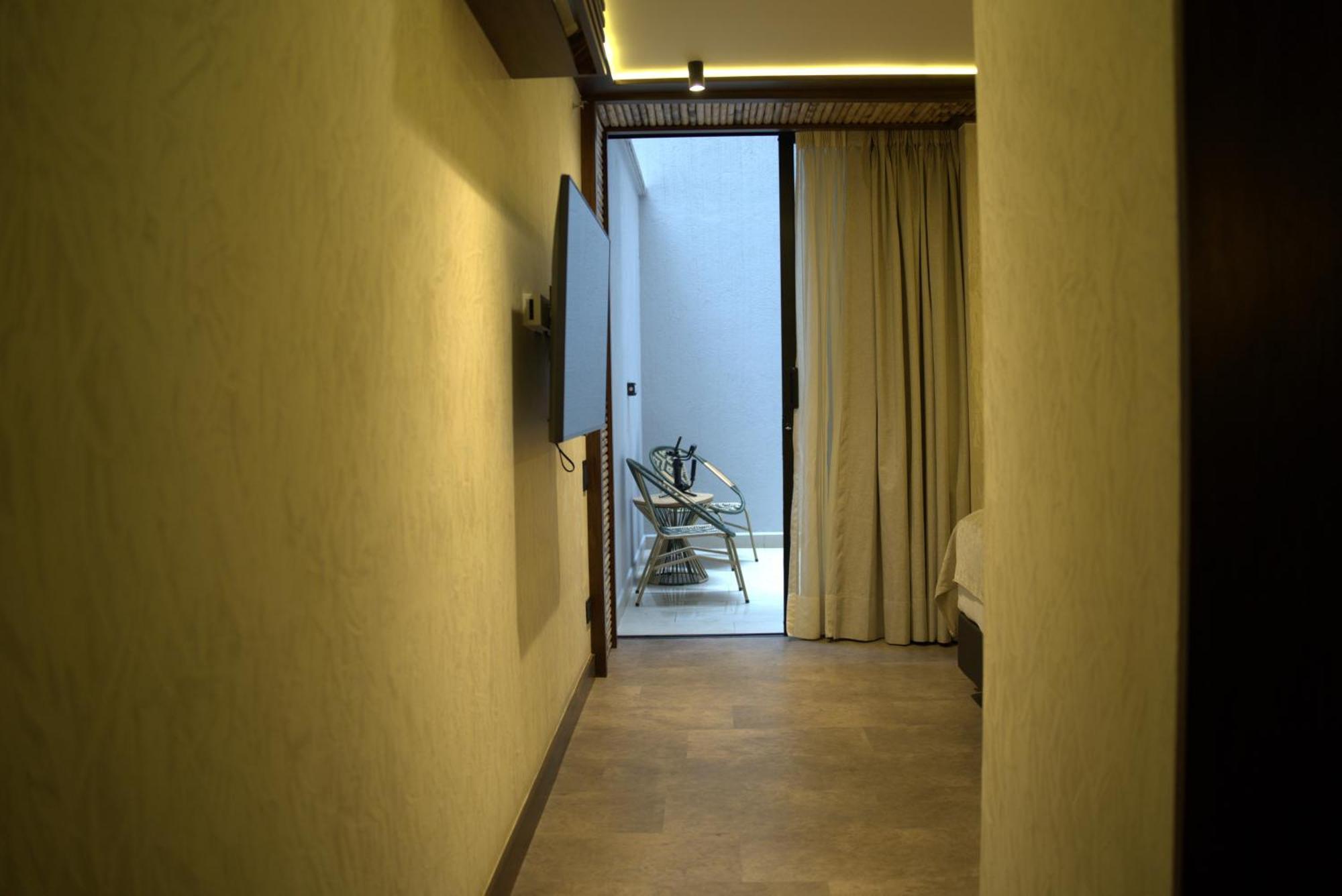 Golden Valley Hotel Medellin Bagian luar foto